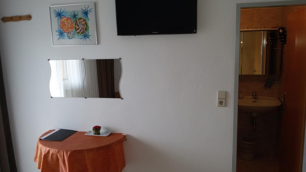 פודרסדורף אם סי Gaestehaus Und Weinbau Zur Wiederkehr Strudler חדר תמונה