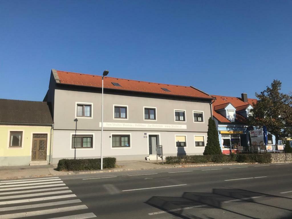 פודרסדורף אם סי Gaestehaus Und Weinbau Zur Wiederkehr Strudler מראה חיצוני תמונה